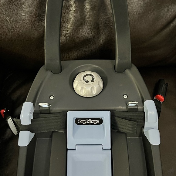 Peg Perego Primo Viaggio 4-35 Nido Infant Car Seat in Onyx - Picture 7 of 12